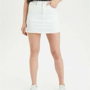 American Eagle Outfitters White 90’s Stretch High-Rise Mini Skirt, Size 8, NWT